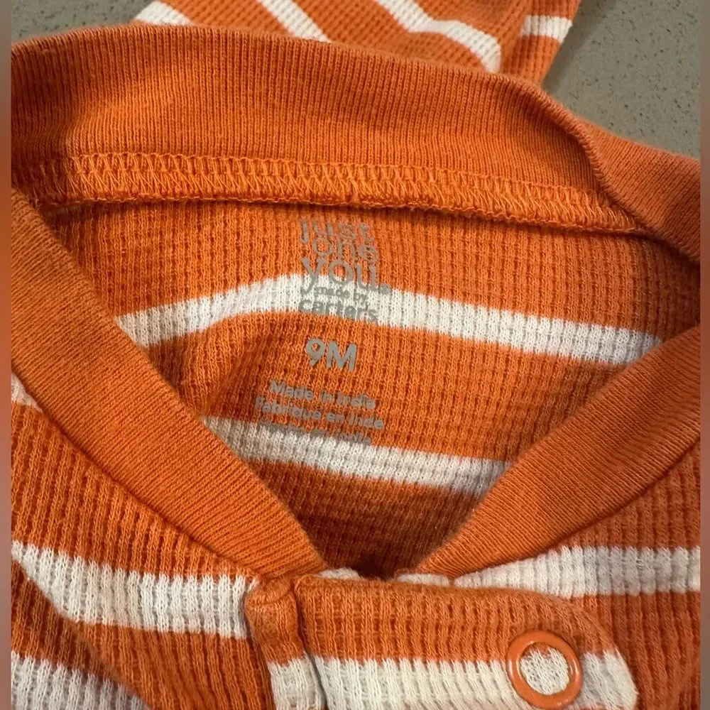 Carters Halloween pumpkin onesie with matching knitted pumpkin beanie/hat